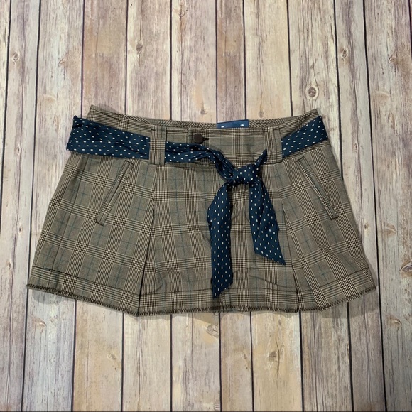 American Eagle Outfitters Dresses & Skirts - American Eagle pleated mini skirt size 4